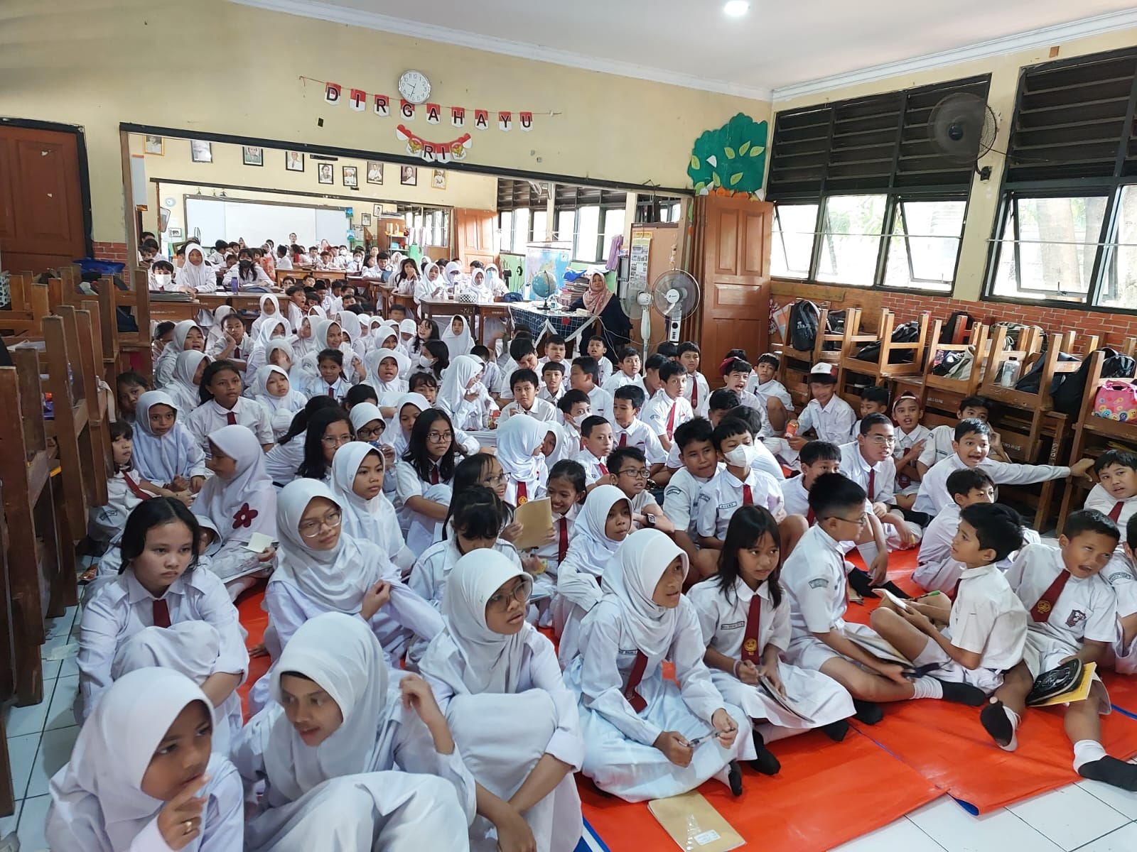 Roadshow Workshop Membaca Di SDN Utan Kayu Selatan 13